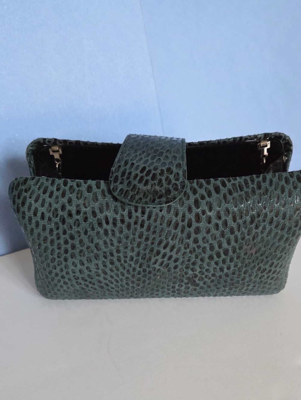 Urban Expressions Vegan Clutch - Picture 2 of 8